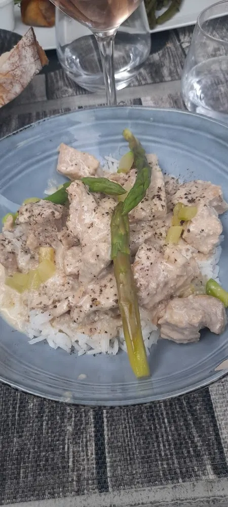 Cocotte de Veau Savoureuse Avec Riz Et Asperges
